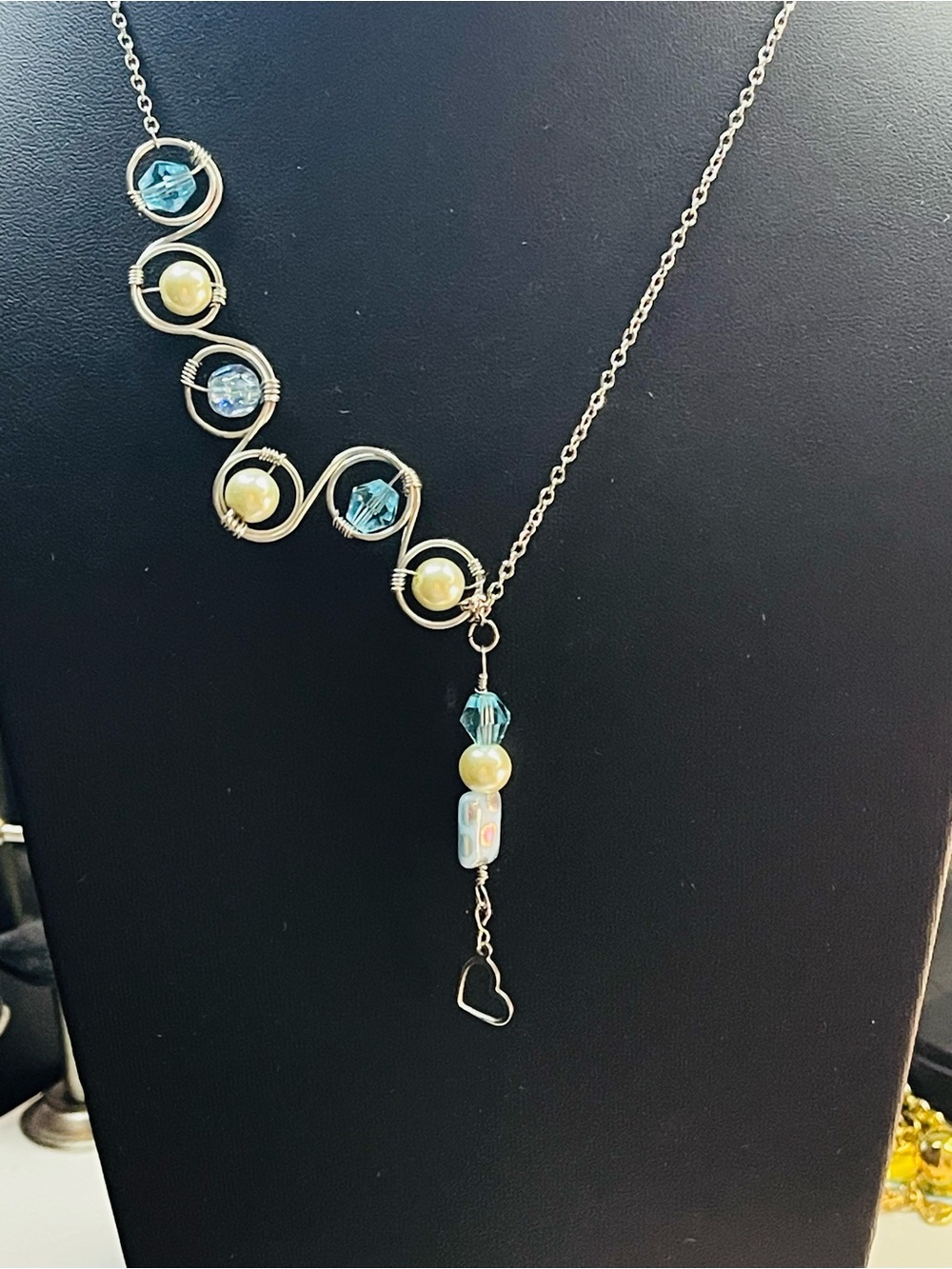 Handcrafted Blue and Pearl Beaded Pendant Necklace - Women Jewelry - Picture 3 of 5